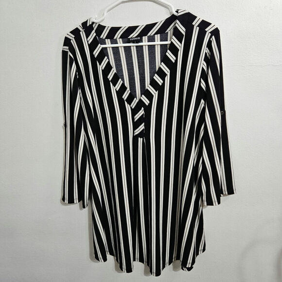 Torrid Black White Striped V Neck Rolled Tab Sleeve Stretch Tunic size 2X - Picture 1 of 6